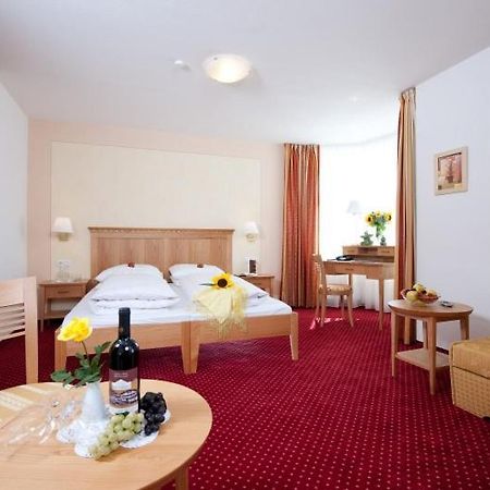 Hotel Oberwirt เฟลด์ทูร์นส์ ภายนอก รูปภาพ
